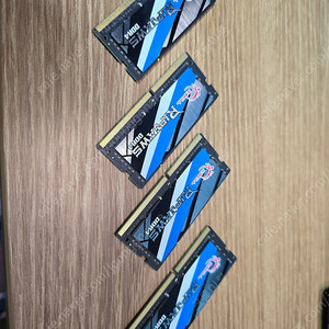 DDR4-3200 CL22 RIPJAWS (32GB) 노트북 램 총 4개 판매합니다.