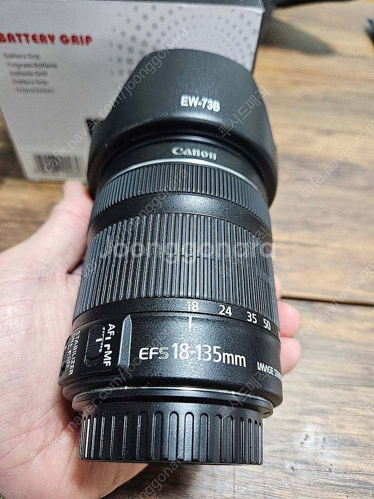 캐논 200d2 블랙 + 18-135mm 렌즈 + 세로 배터리그립--2