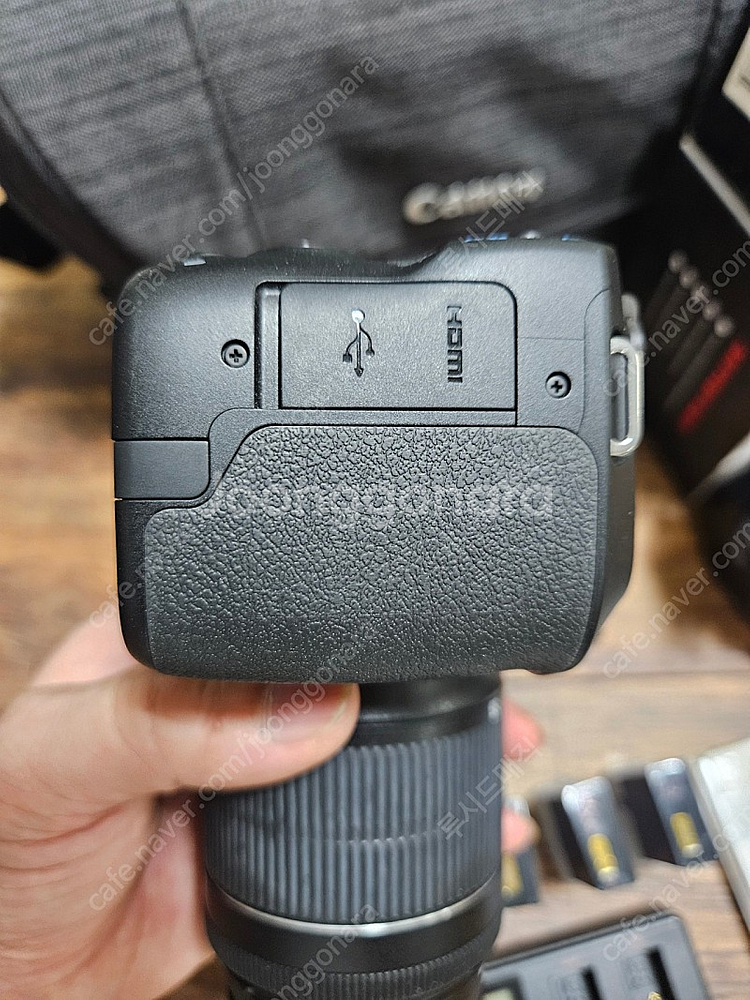 캐논 200d2 블랙 + 18-135mm 렌즈 + 세로 배터리그립--8