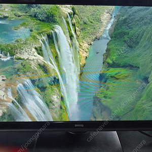 BENQ 피벗(회전) 가능한 LED 24인치 모니터 EW2420 팝니다