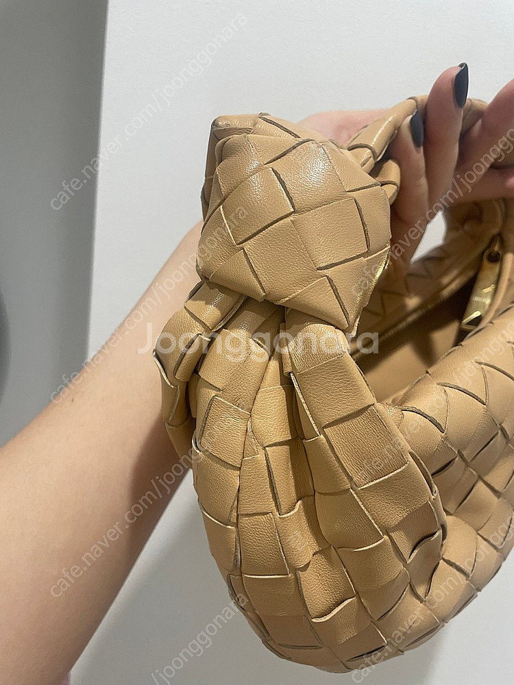 보테가베네타 조디백 미니 아몬드색상--2