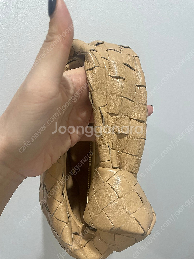 보테가베네타 조디백 미니 아몬드색상--3