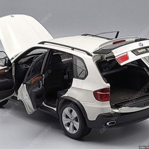 KYOSHO BMW X5 교쇼 1/18 스케일.