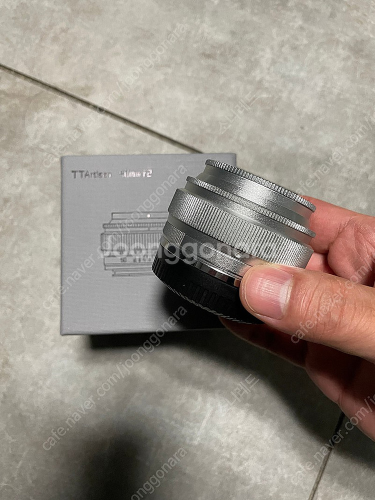Ttartisan tt아티산 f2 실버 후지마운트 신동품 렌즈 팝니다--2