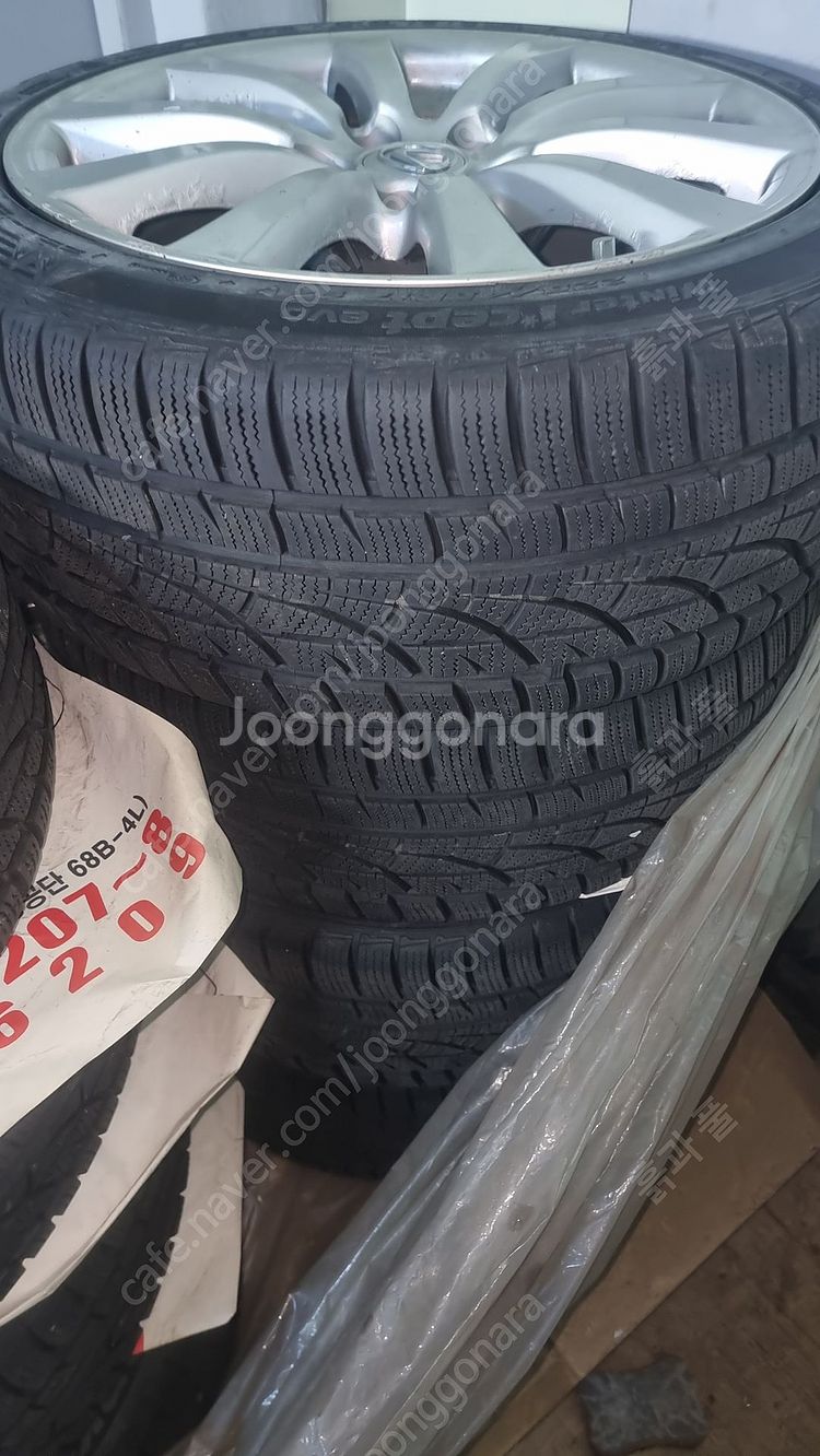 렉서스 17인치 휠+스노우타이어/ 타이어사이즈는 225/45R17 94V입니다.--1