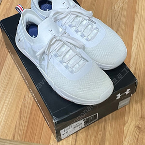 언더아머 UA TriBase Reign 4 P 99 White 남자 275