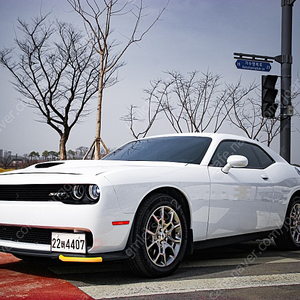 [금액다운] 2018년 닷지 챌린저 GT AWD 흰둥이 판매합니다.