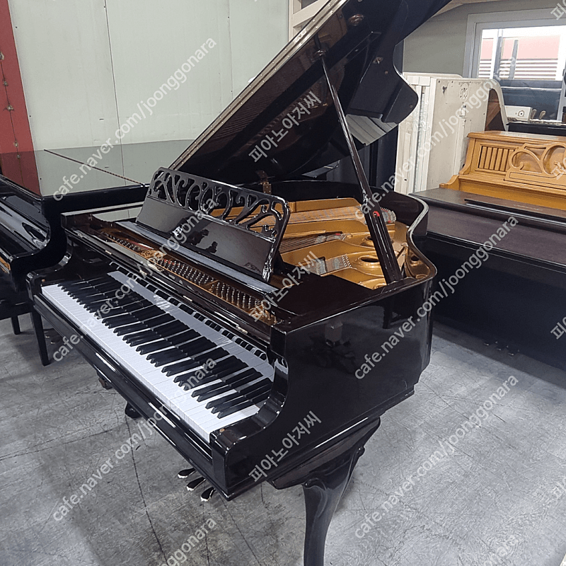 (판매) 아주예쁜 영창베이비그랜드 피아노 월리쳐 G-452 와인색유광