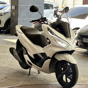 혼다 더뉴 PCX 125 19년형 신품 카울장착 차량 판매합니다.