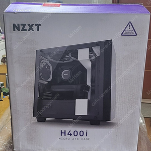 NZXT H400i 미니타워 케이스 팝니다.