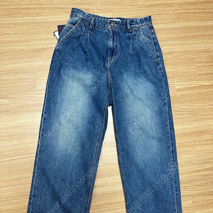 포트너스 Two Tuck Wide Mid Blue Jeans 라지사이즈 데님 새상품