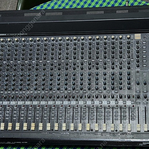 맥키 믹서 MACKIE SR-24.4 VLZ PRO. 35만원.