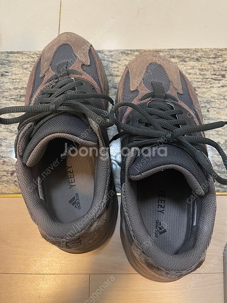 아디다스 이지700 모브 260사이즈 팝니다.--5