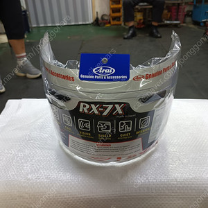 아라이 RX-7X 면 , 그랜져 헬멧 면 , 입니다. 미개봉 완전 새상품 입니다. 5만원 팝니다.