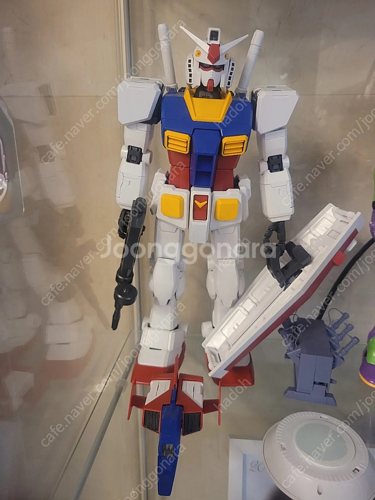 퍼스트 건담 PG RX-78-2 (조립완성품)팔아요.--1