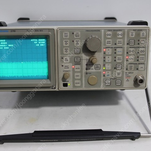 Tektronix 2710 spectrum analyzer