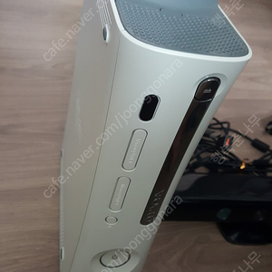 XBOX 360 + 키넥트 + 무선패드2개 세트 팝니다.