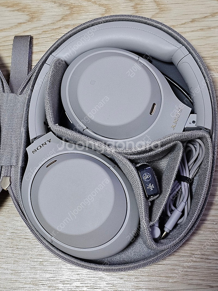 소니 WH-1000XM4 플래티넘실버--2