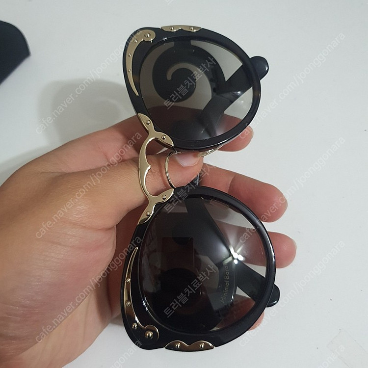 정품 프라다 선글라스 SPR 077 이미지