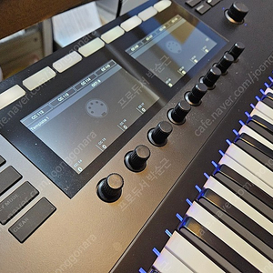 Komplete Kontrol S49 마스터키보드 판매합니다