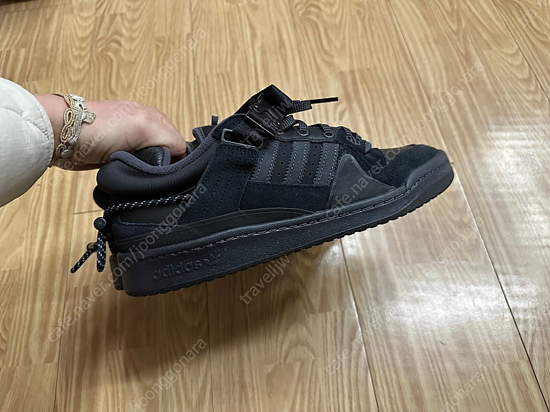 배드버니 x 아디다스 오리지널스 포럼 버클 로우 스니커즈 운동화 콜라보 275 사이즈 택포 25만--1