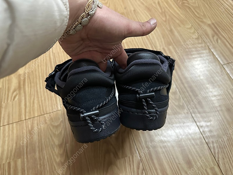 배드버니 x 아디다스 오리지널스 포럼 버클 로우 스니커즈 운동화 콜라보 275 사이즈 택포 25만--3