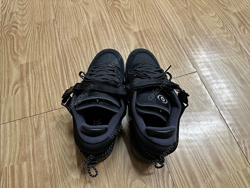 배드버니 x 아디다스 오리지널스 포럼 버클 로우 스니커즈 운동화 콜라보 275 사이즈 택포 25만--4