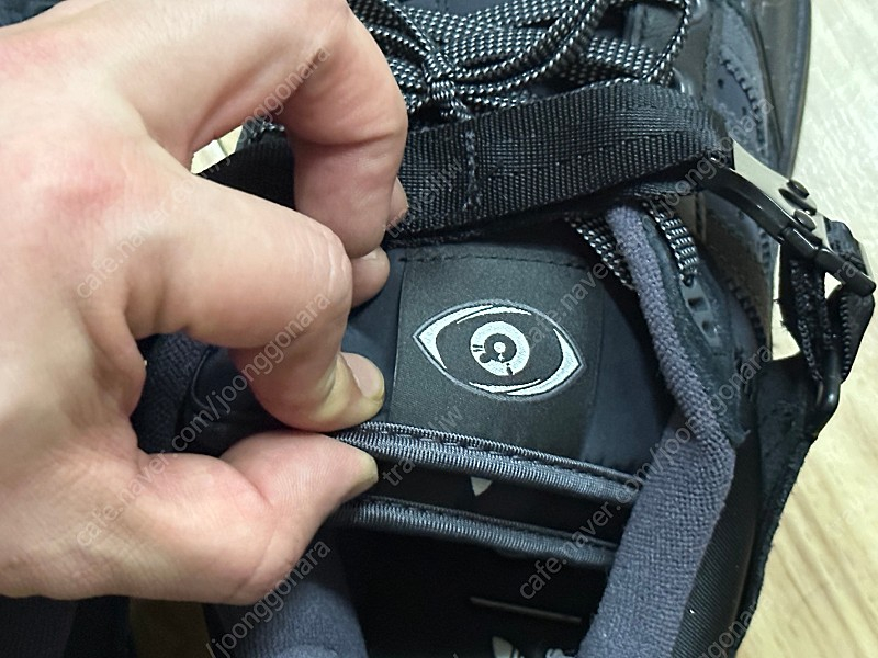 배드버니 x 아디다스 오리지널스 포럼 버클 로우 스니커즈 운동화 콜라보 275 사이즈 택포 25만--7