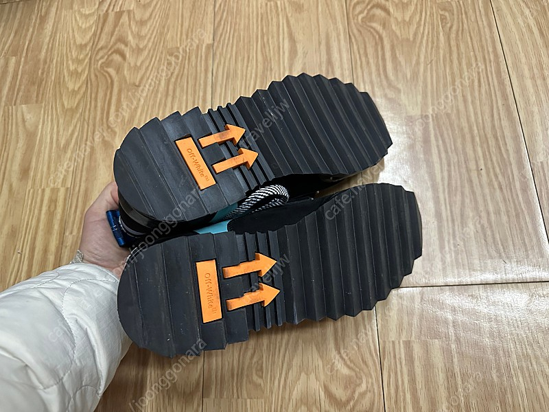 OFF WHITE 오프 화이트 하이탑 스니커즈 운동화 275 택포 35만--7