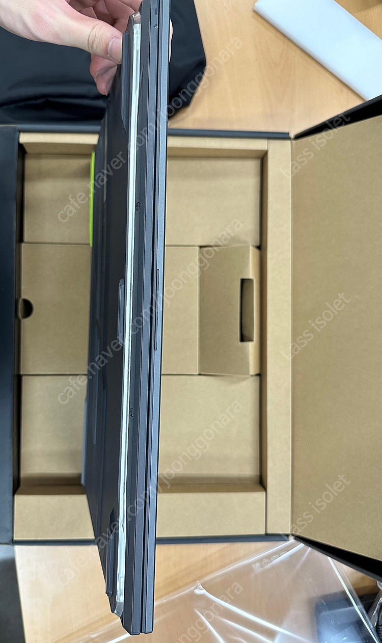 ASUS 게이밍 노트북 17인치(ROG STRIX)--5