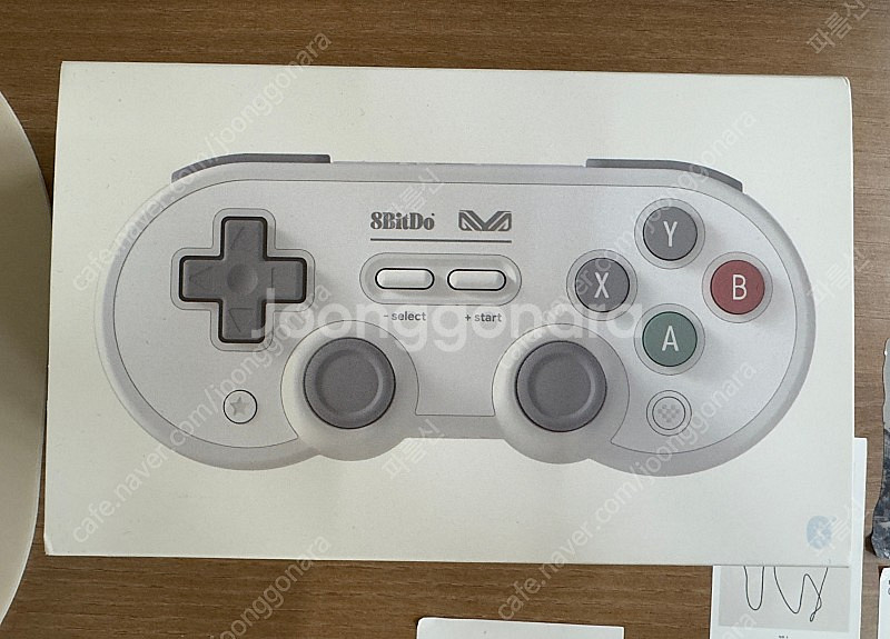 아야네오 8Bitdo 컨트롤러 팝니다.--0
