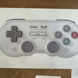 아야네오 8Bitdo 컨트롤러 팝니다.