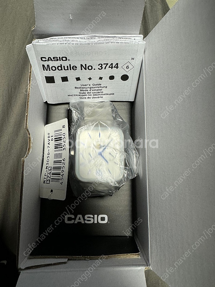 카시오 문페이즈 화이트 MTP-M305D-7AVDF 새...--0
