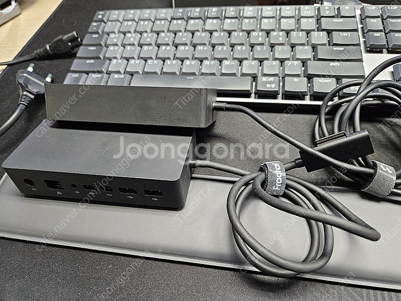 MS Surface Dock 1--0