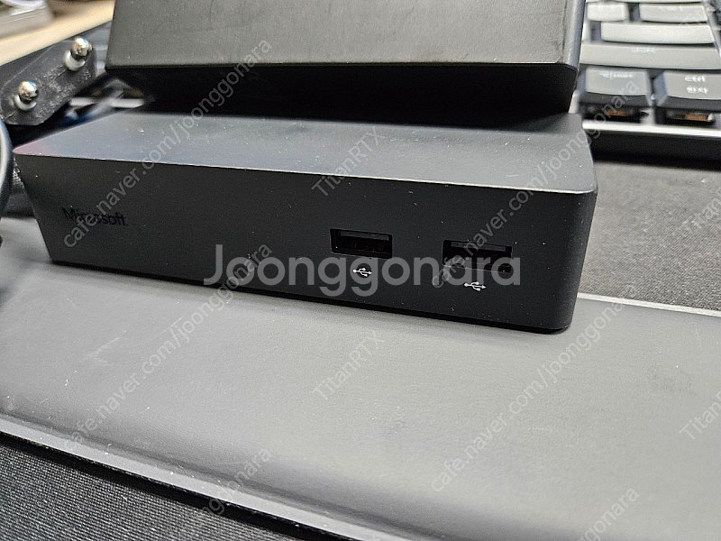 MS Surface Dock 1--2