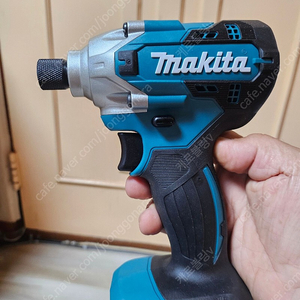 Makita 마끼다 전동드릴 18v 6.0ah 판매합니다