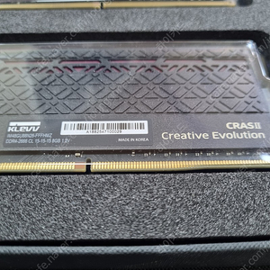 미개봉 KLEVV 렘(8Gx2) 팝니다. ESSENCORE KLEVV DDR4-2666 CL15 CRAS II RED 패키지 (16GB(8Gx2))