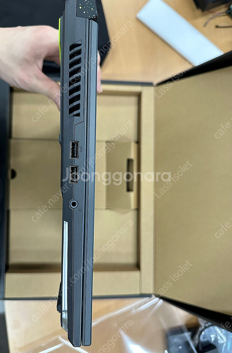 ASUS 게이밍노트북 17인치(ROG STRIX)--7