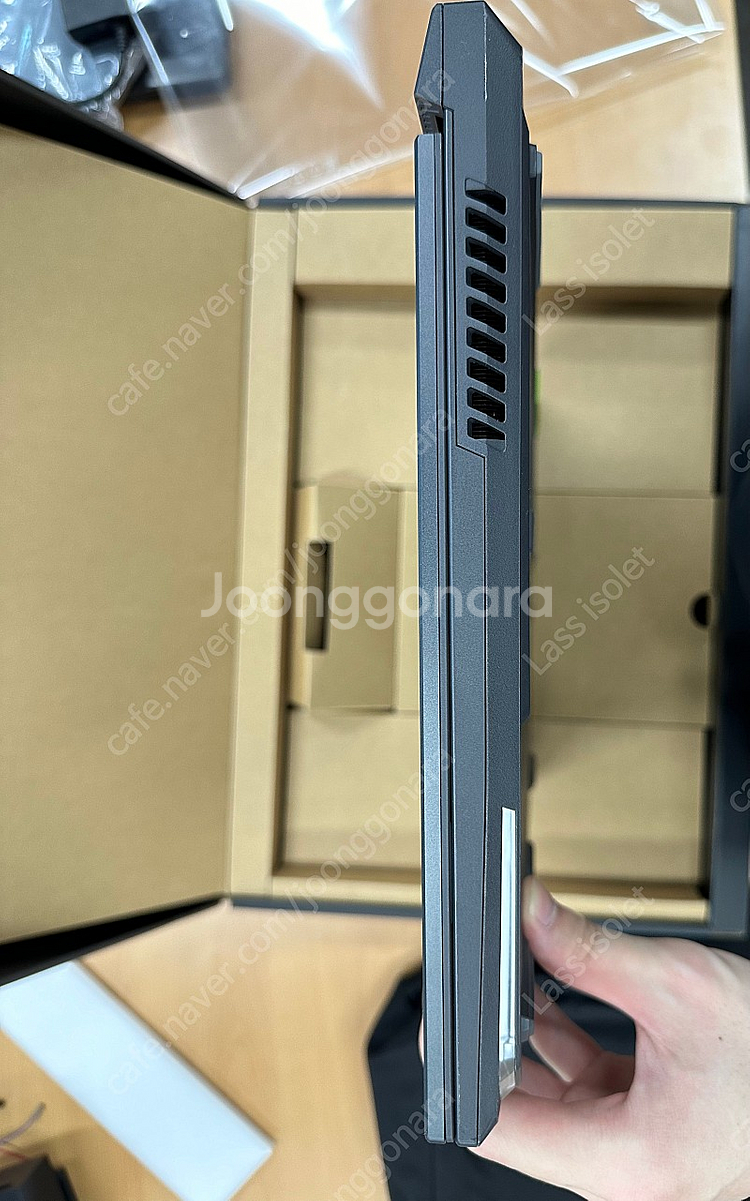 ASUS 게이밍노트북 17인치(ROG STRIX)--9