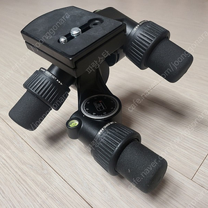 Manfrotto 3축 조정 Geared Head 405