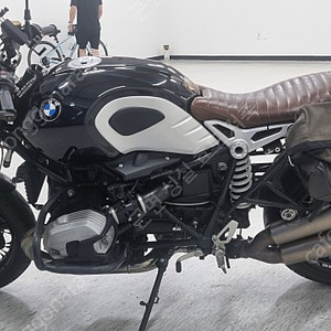 BMW R9T