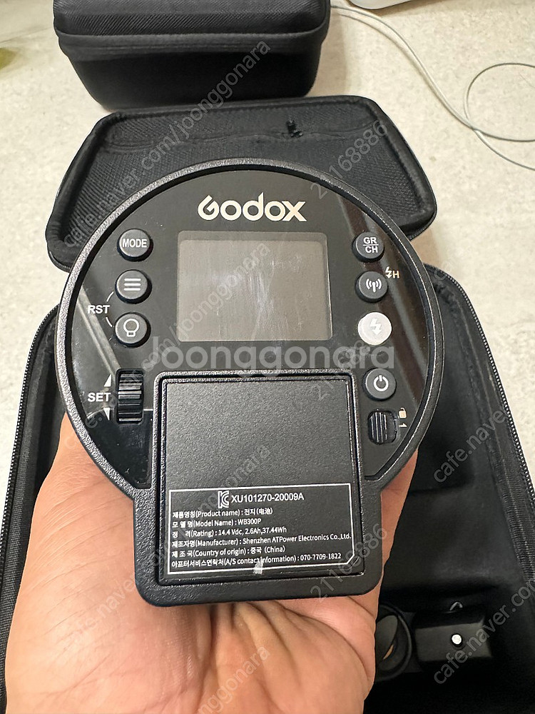 고독스 ad300pro godox 플래시 팝니다.--1
