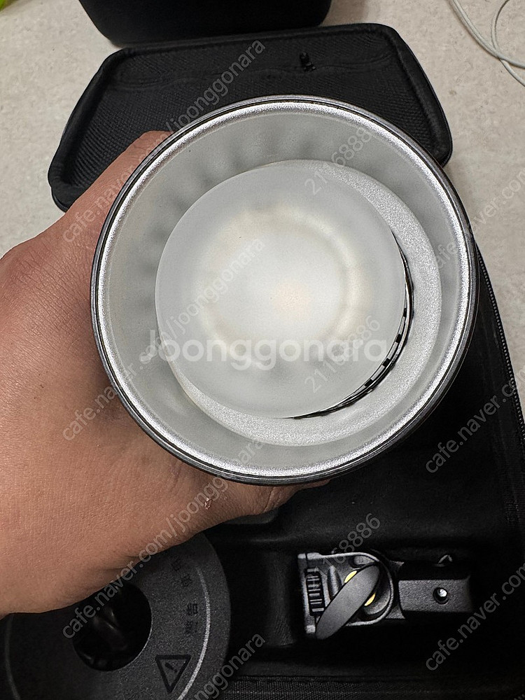 고독스 ad300pro godox 플래시 팝니다.--2