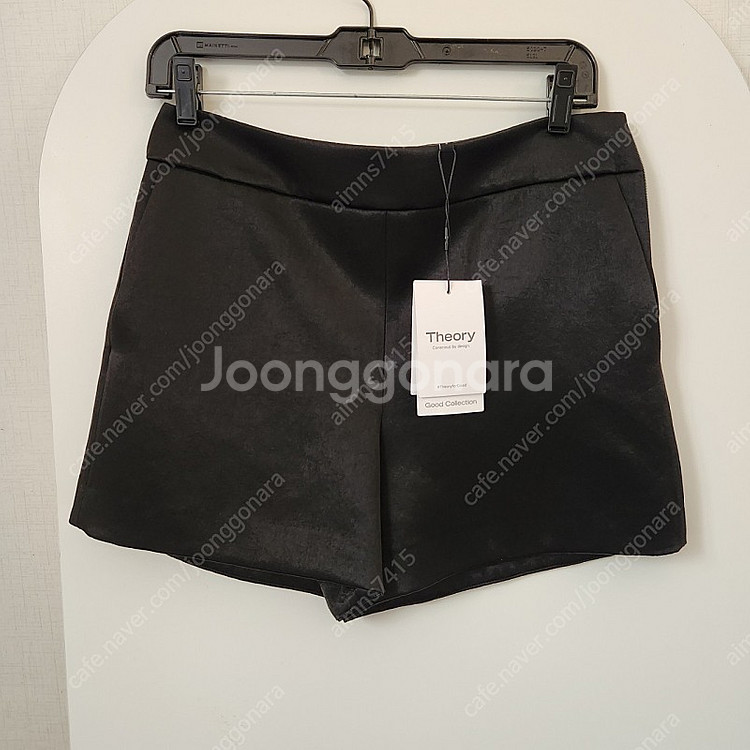 띠어리 새틴반바지 새상품--0