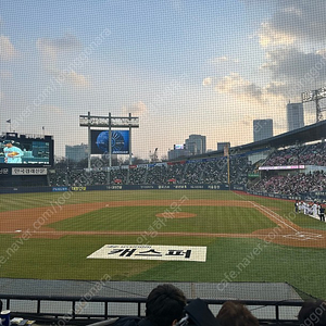 4/21 일요일 최강야구 몬스터즈 vs 고려대학교 클럽석, 테이블석 2연석 명당 양도합니다