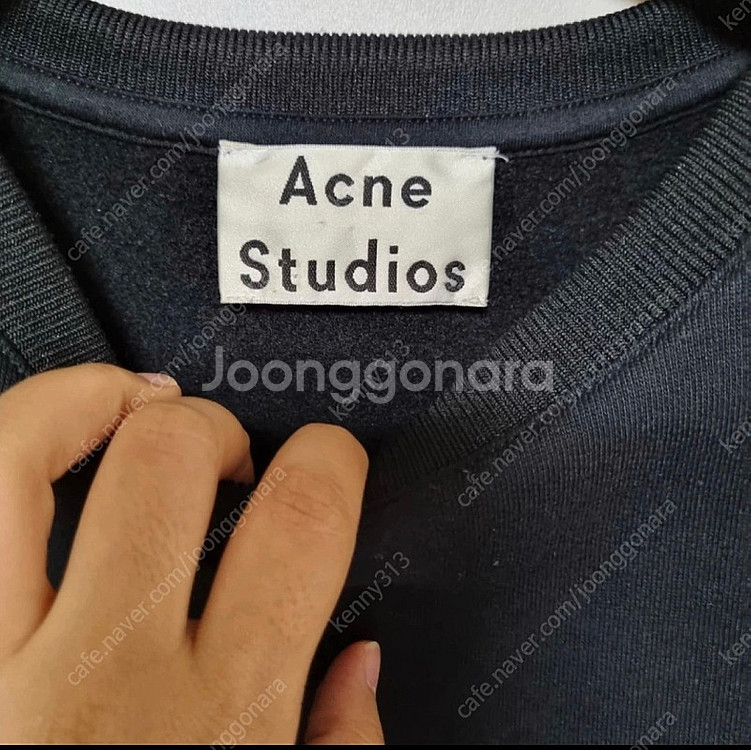 아크네 기모 반팔 스웻셔츠 S 사이즈--3
