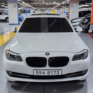 BMW5시리즈 (F10) 528i중고차 할부 리스 카드 전액할부 가능합니다