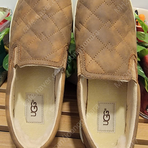 UGG 브라운 여성 슈즈