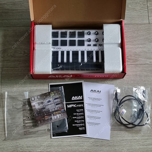 AKAI MPK mini MK2 White 박스풀셋