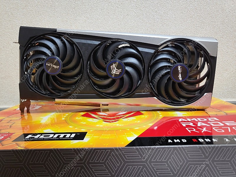 사파이어 라데온 rx 6700xt 니트로 그래픽카드 판매합니다.